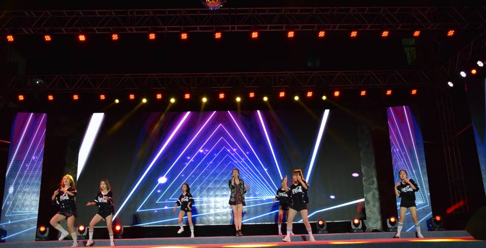 困困狗跳 反差萌的困困狗跳感觉