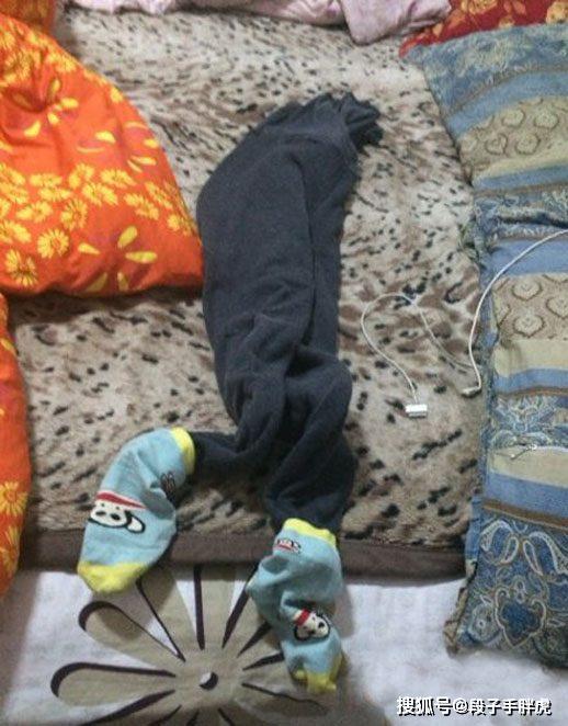 废弃豪宅里番 我非常乐意为你提供帮助海报