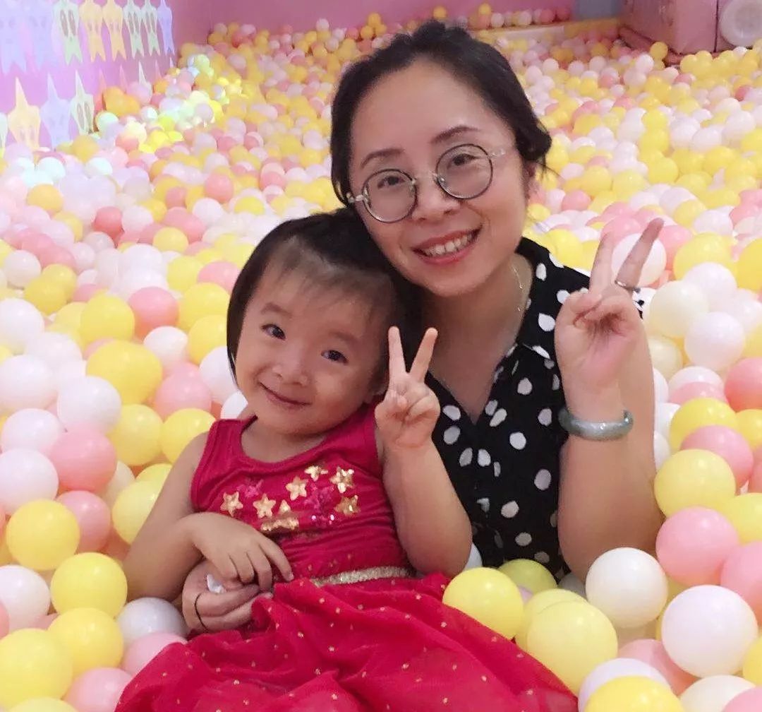 映欲 镜子象征自我与欲望的对视海报