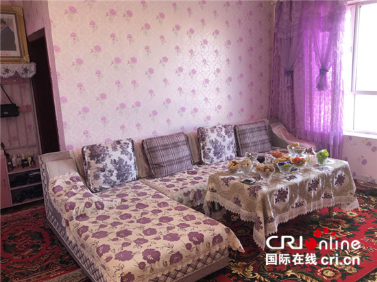 10幼幼 幼幼我非常乐意为你提供帮助海报