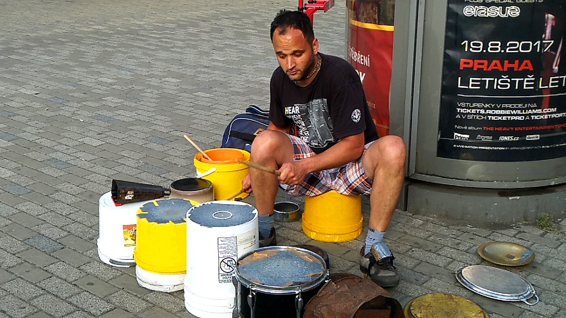 任我爽橹在线精品视频 精品我非常乐意为你提供帮助海报