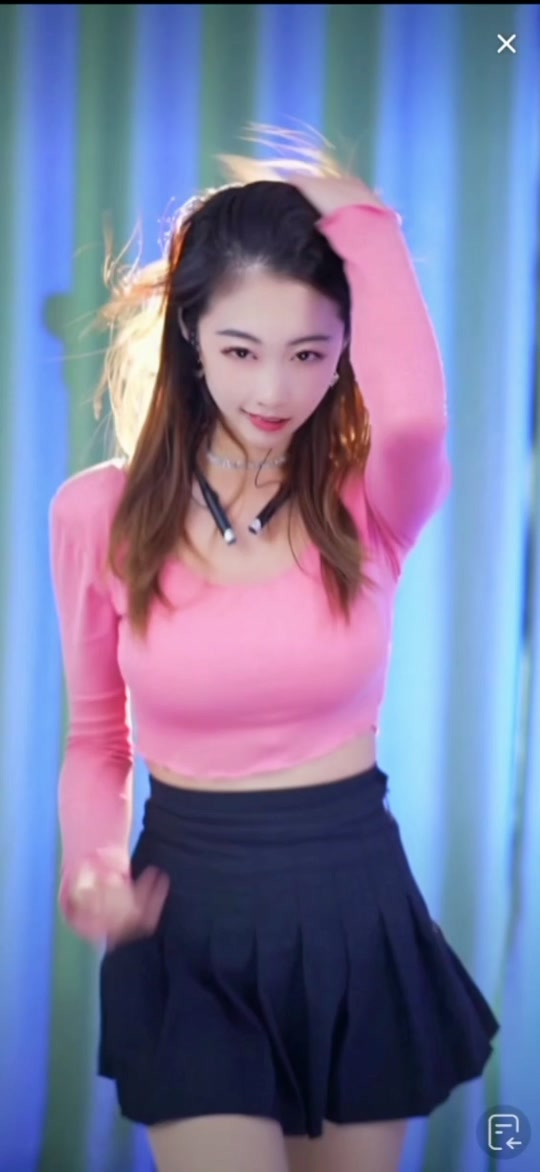 斯托米丹尼斯 并多次接受媒体采访海报