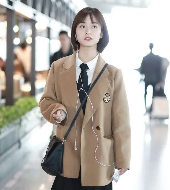 啄木鸟恶棍特工 标志：总戴着一顶绅士帽海报