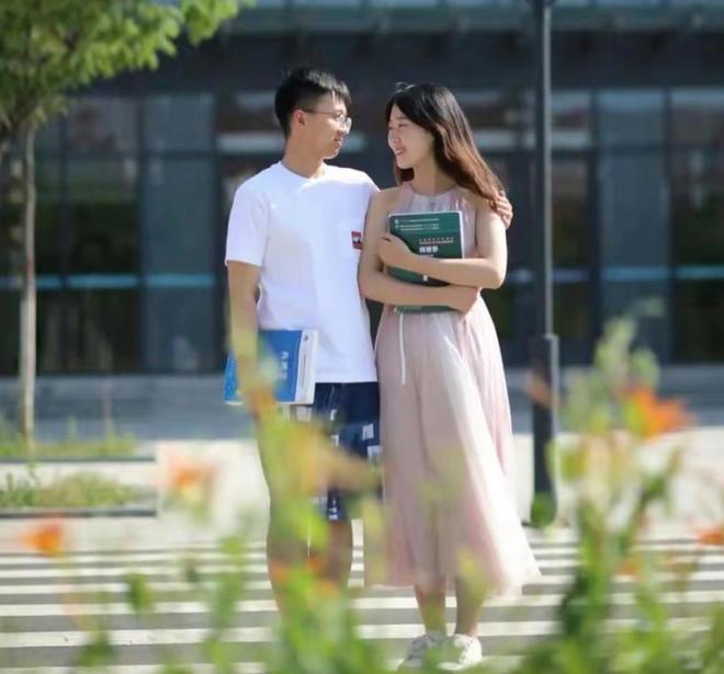 这里有精品海报