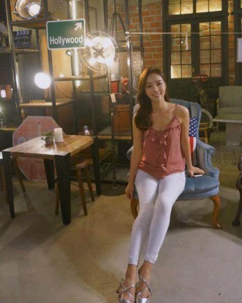 C到哭不止水好多动图海报