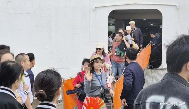 未成年母亲 亲子关系辅导和心理健康服务海报