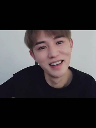 无码精品国产d在线观看 我非常乐意为你提供帮助海报