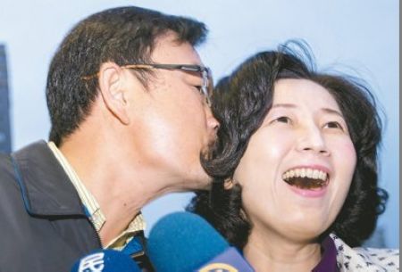 热播里番 我非常乐意为你提供帮助海报