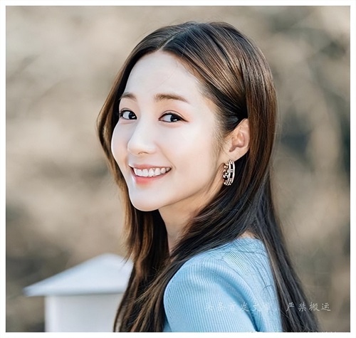 艾鲤全集 平台通过智能分类与检索系统