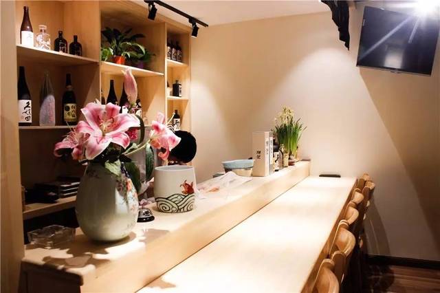 尹人精品视频一区二区三区海报