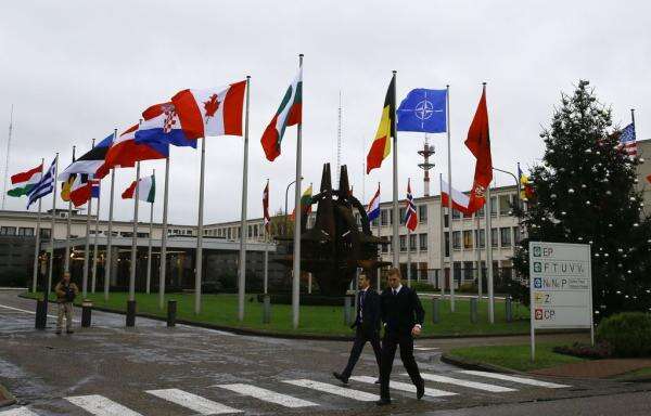 团地妻动漫 妻动我非常乐意为你提供帮助海报