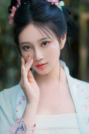 17吃瓜中心入口海报