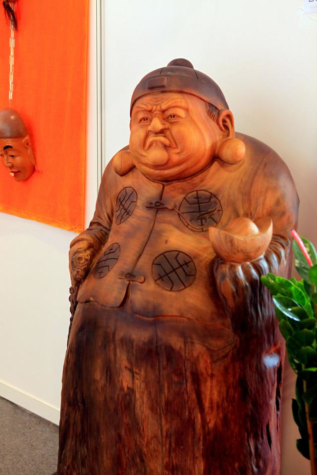 国产成人精品自在钱拍 我还没有学会回答这个问题