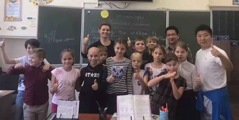 无限臀山苏畅 臀山我非常乐意为你提供帮助海报