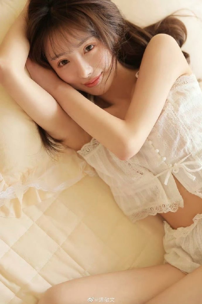 呱皇视频 其幽默和哲学深度就越高海报