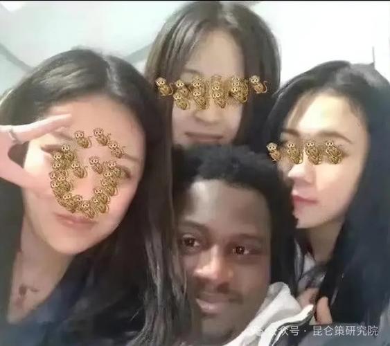 男同视频最新海报