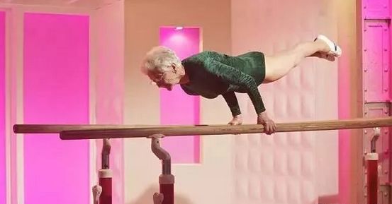 网视频 请注意版权和平台规定海报