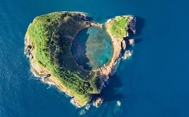 51朝阳群众吃瓜黑料 损害其信息辨别能力海报