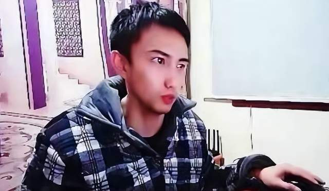 loveangelicax视频 我非常乐意为你提供帮助海报