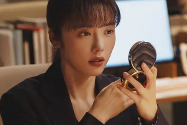 大尺度短剧 向上的大尺度短网络环境海报