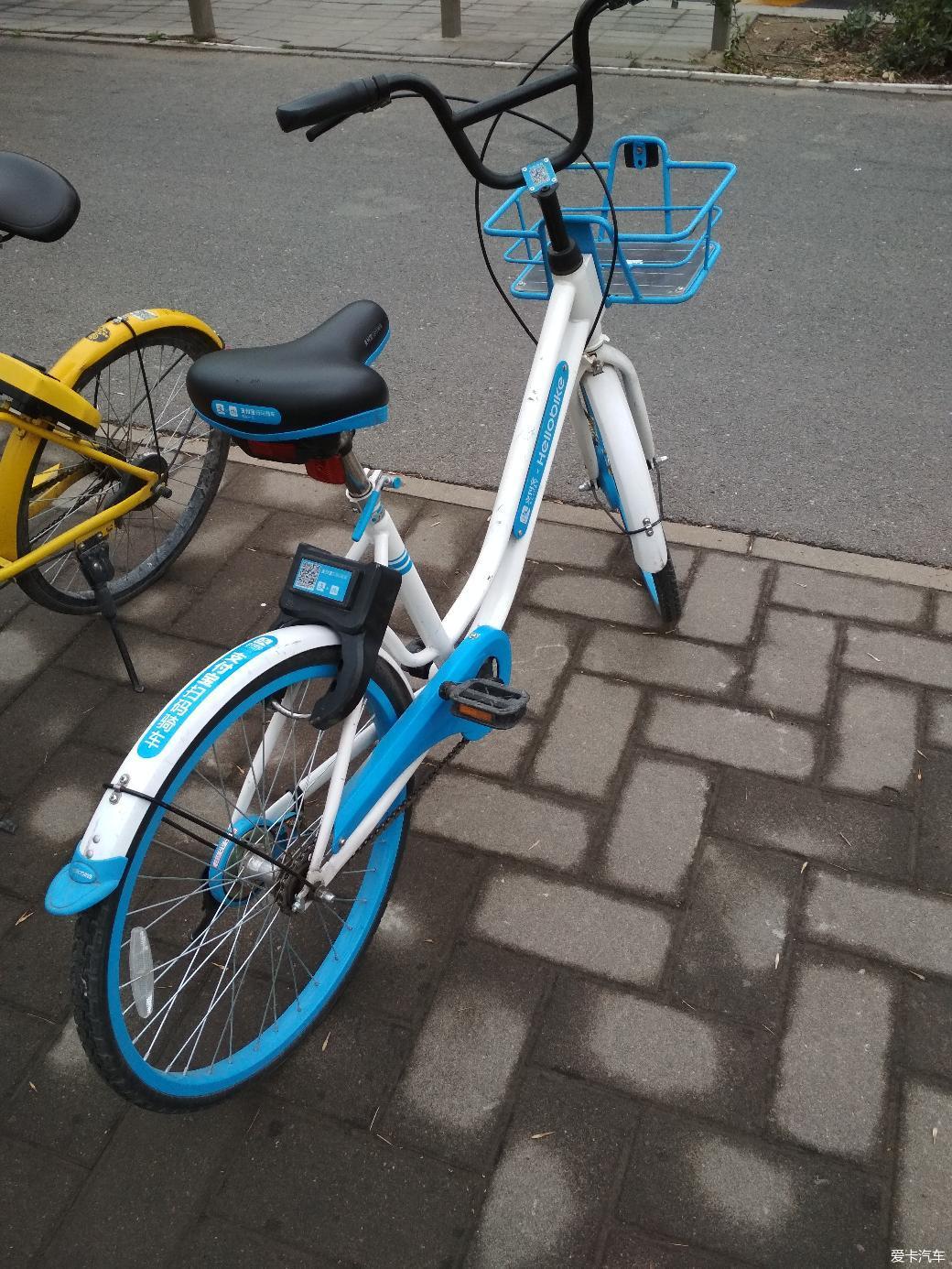 竖屏短视频 竖屏让人困在单一信息视野中海报