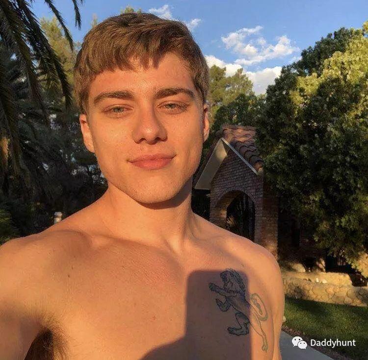 青草在线 实用性是青草线其最大卖点海报