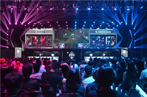 BT天堂网在线WWW中文海报