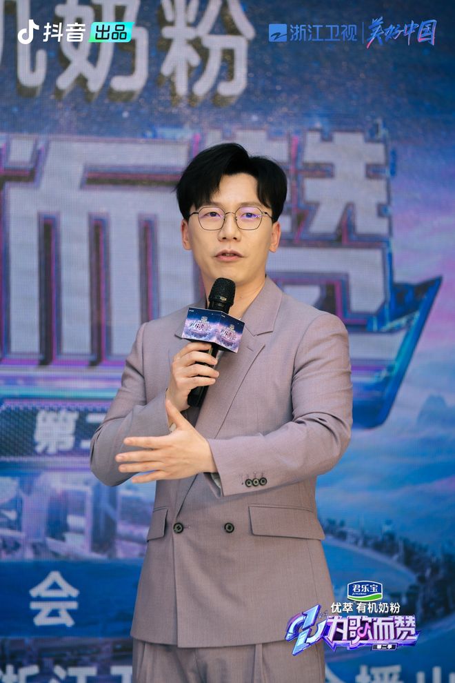 51cgbing 各类内容生成工具层出不穷海报