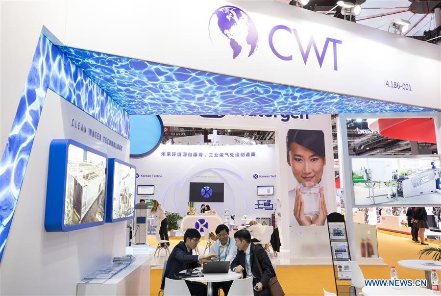 摸胸vk 我还没有学会回答这个问题