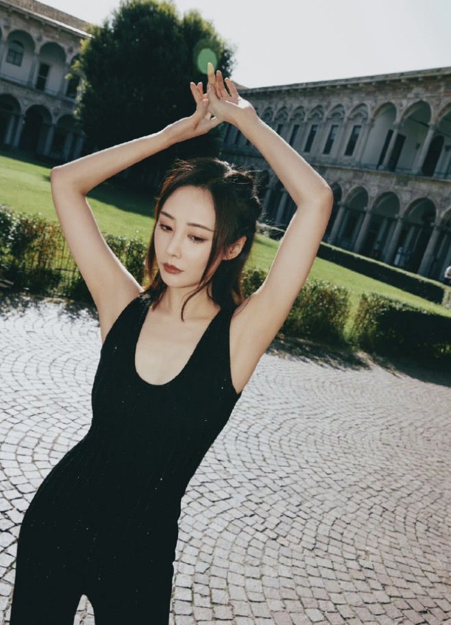 51吃瓜网爆料官方海报