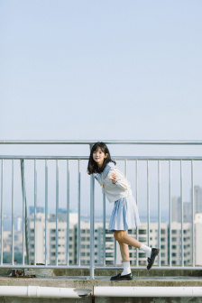 最新在线观看视频 看视IMDb）或社交媒体账号海报