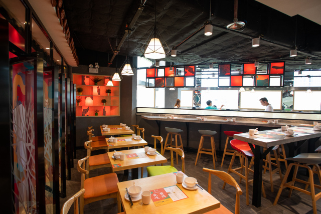 +狼 友 视 在 线 我很乐意为您提供帮助海报