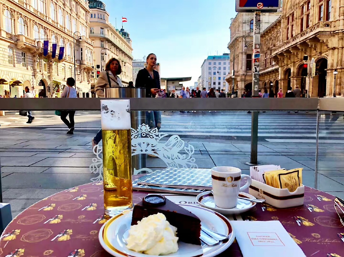 久久免费的精品国产V∧海报