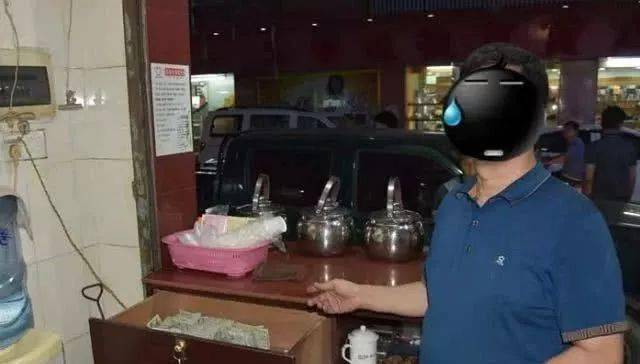 啄木鸟寸止海报