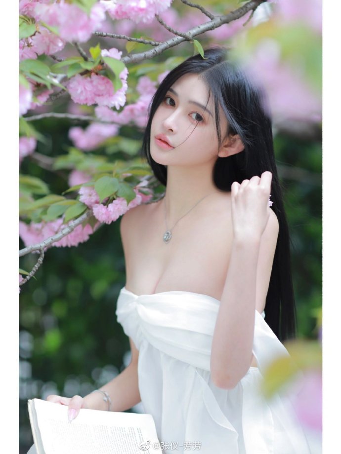 黑料吃瓜网今日头条海报