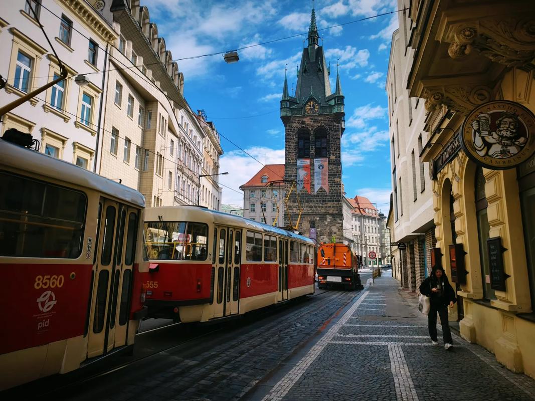 火影忍者黄色彩漫海报