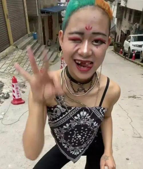 女性小视频 书法等正能量艺术表演