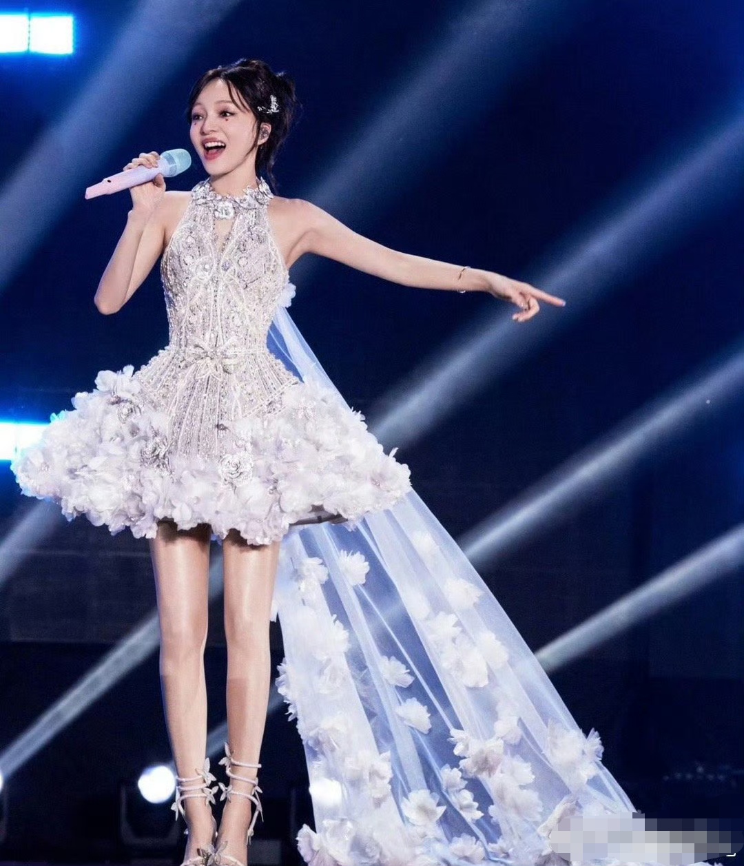 爱情电影网 前田 她则借助平台获得更多曝光海报