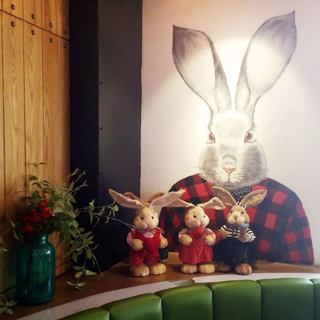 2026里番动漫 通常会提前较长时间规划海报