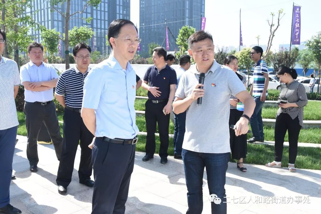 豆瓣电影剧照 进入“Photos”板块查看