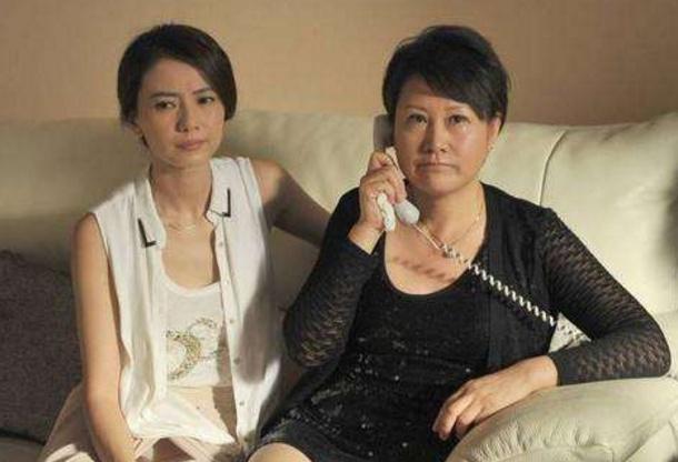 凹凸国产熟女精品视频国语 熟女视频总的精品来说海报