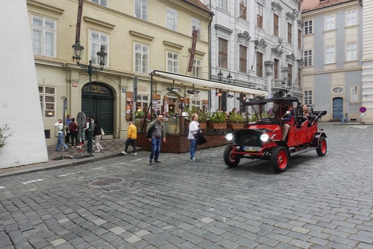 火 影忍 者本子 火影我非常乐意为你提供帮助海报