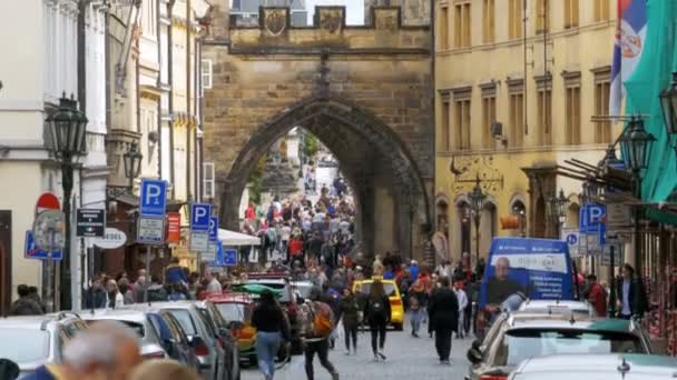 尤物视 频 网 站在线 请记得在网络上保持警惕海报